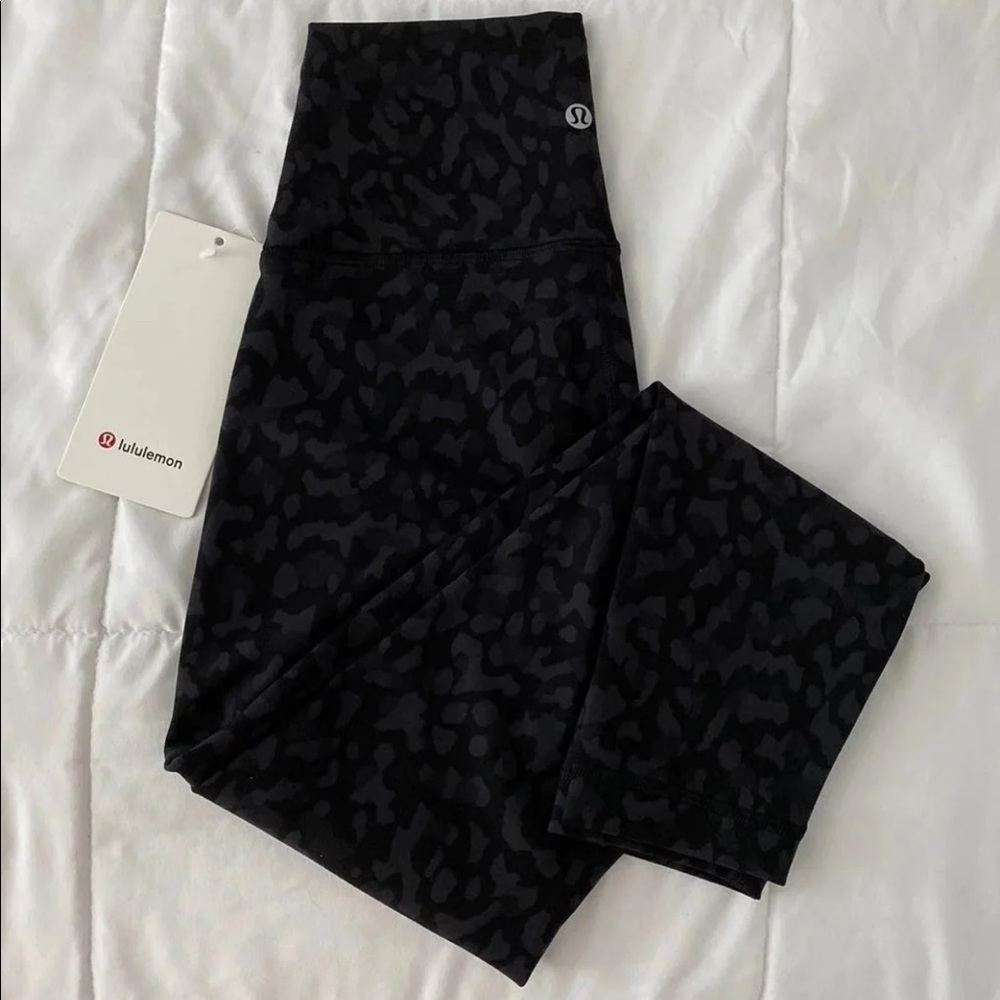 Lululemon Wunder Train (high rise) 25” (size 4)